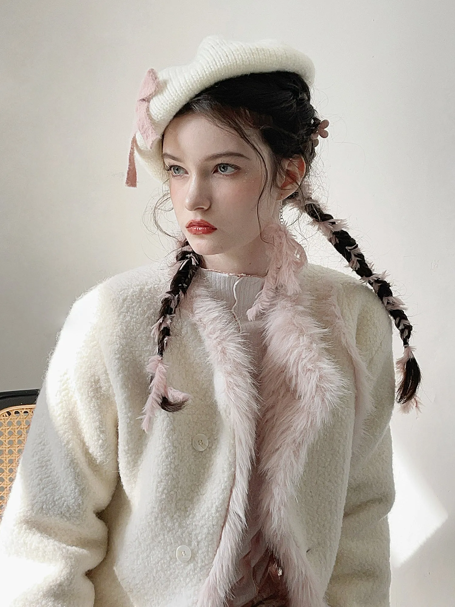 Bow Knitted Beret & Knitted Leg Cover