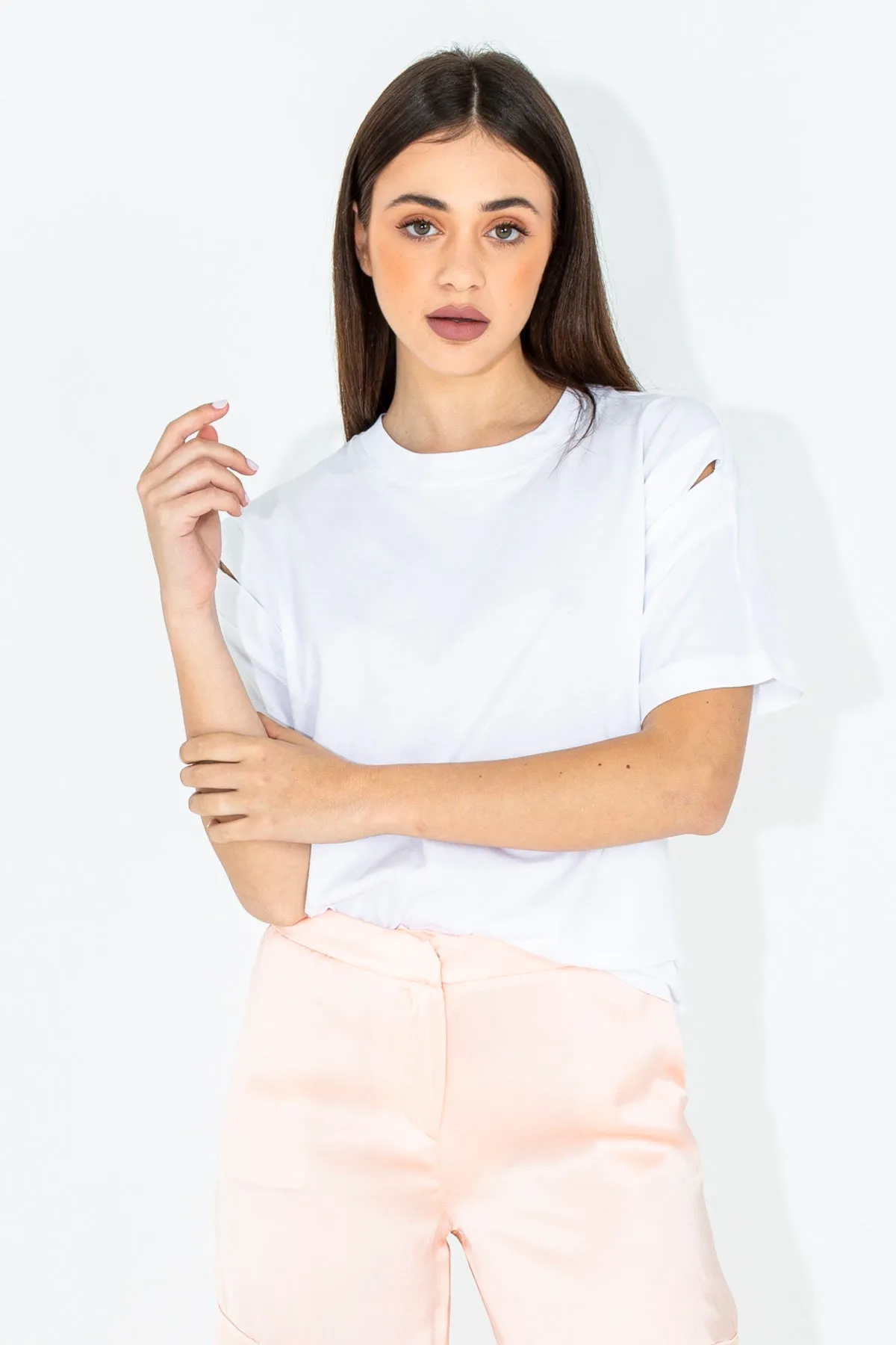 T-shirt con dettagli cut out